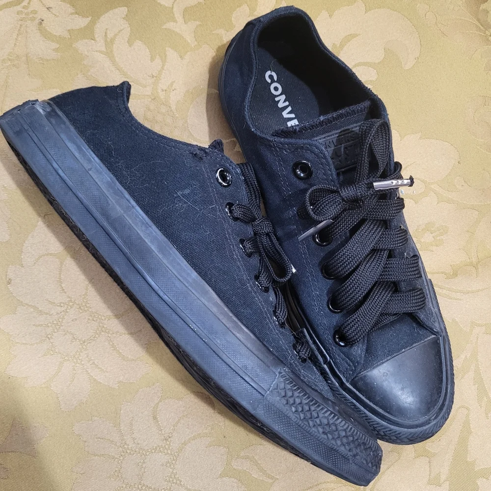 Black Converse Low Top Sneakers - Picture 3 of 8
